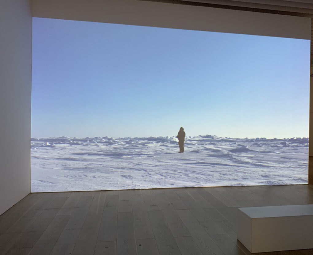 Guido van der Werve  「地球がまわる音を聴く」　MORI ART MUSEUM