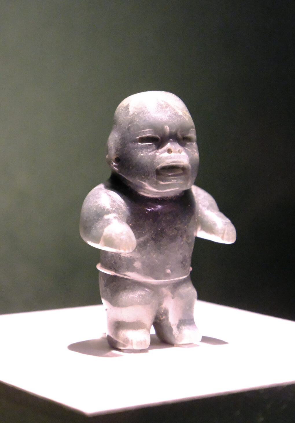 オルメカ様式の石偶　オルメカ文明　ヒスイ　メキシコ国立人類博物館