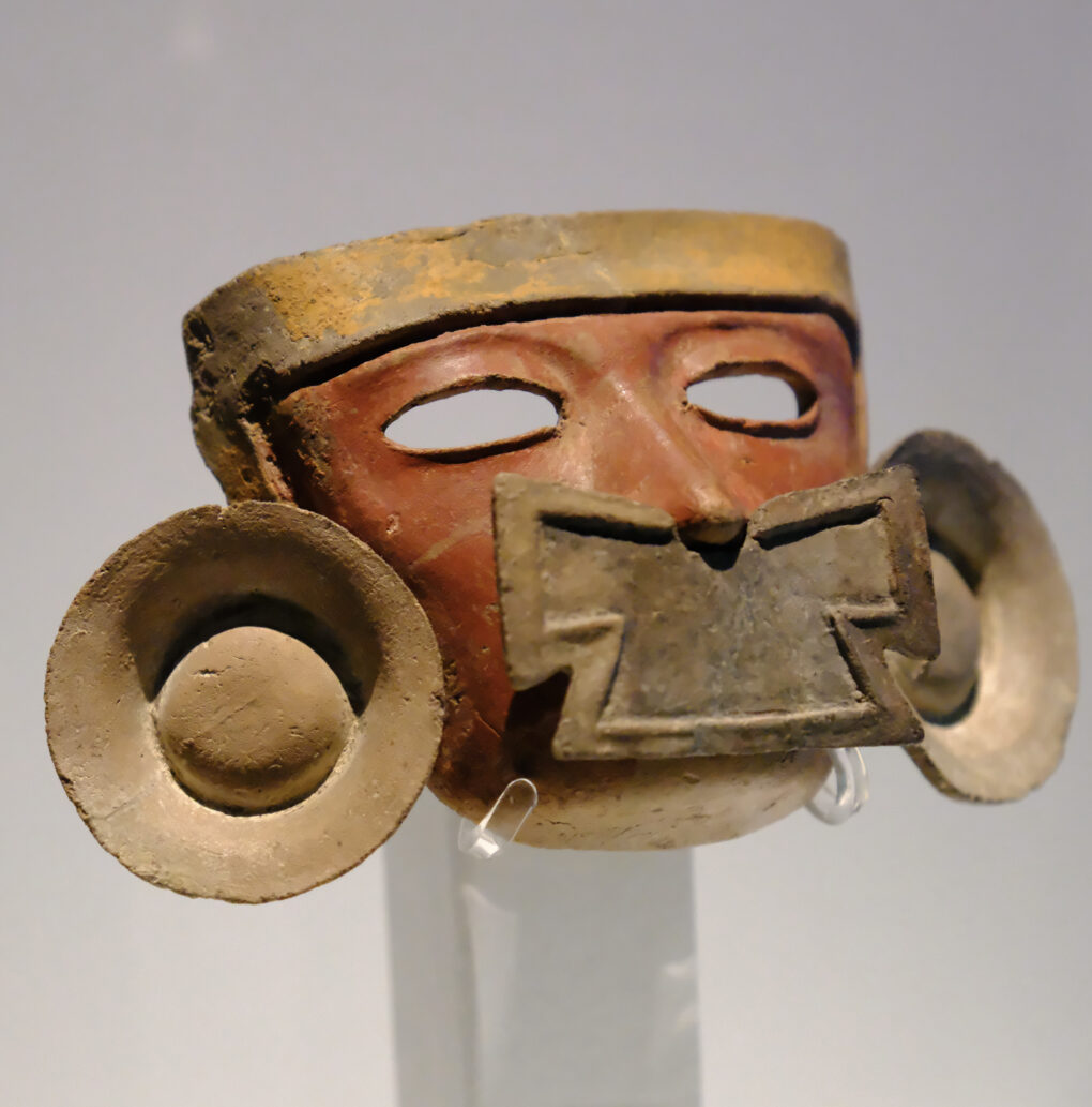 マスク　テオティワカン文明　350〜550年メキシコシティ　アスカポツァルコ地区出土　メキシコ国立博物館