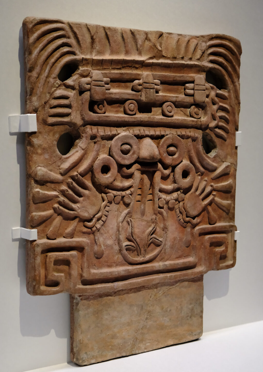 嵐の神の屋根飾り　テオティワカン文明　250〜５50年　テオティワカン、サクアラ出土　メキシコ国立人類博物館