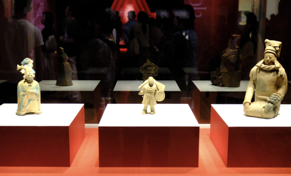 戦士の土偶・貴婦人の土偶・捕虜かシャーマンの土偶　　マヤ文明　600〜950年　　メキシコ国立人類学博物館