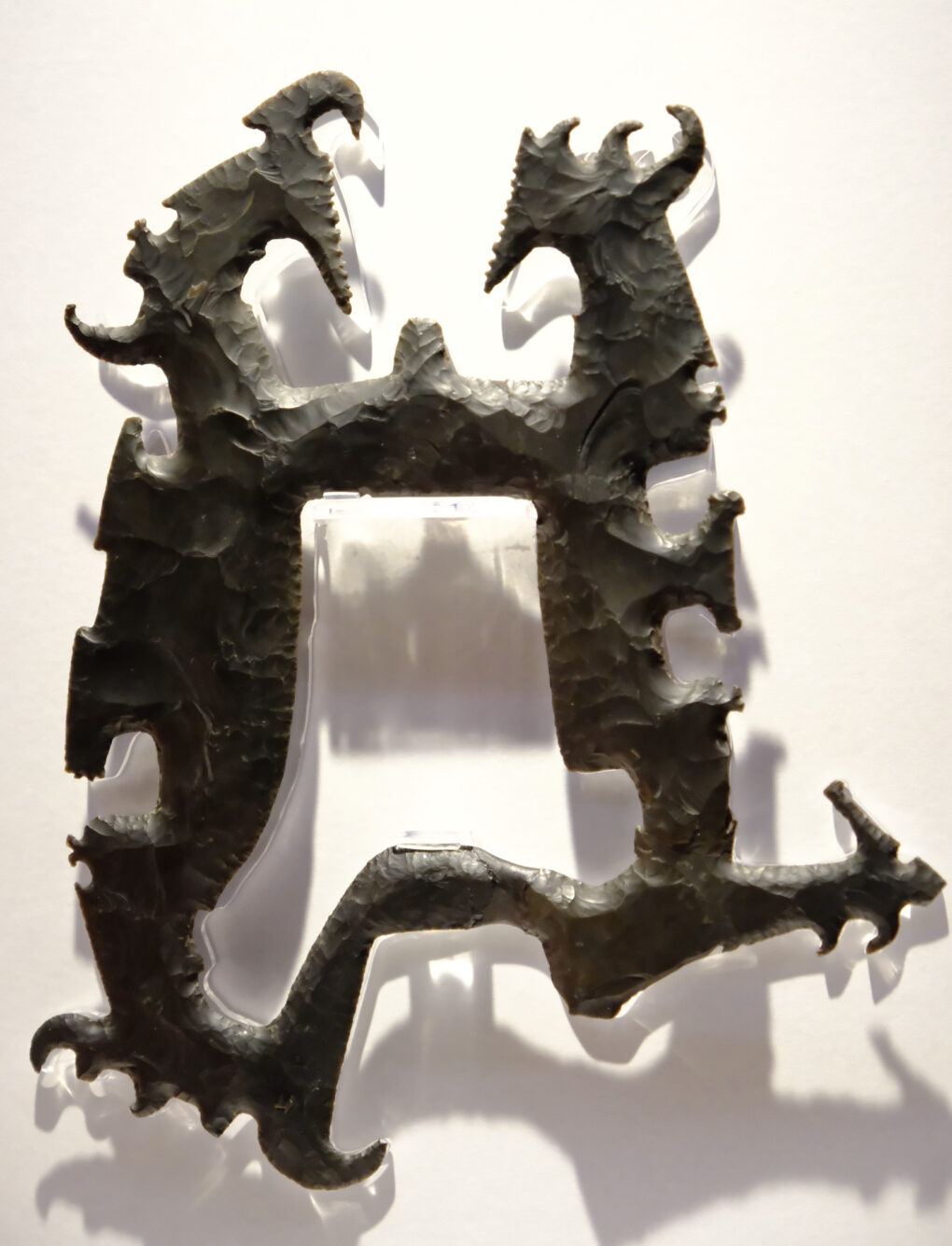 神の顔形エキセントリック（両面加工石器）　マヤ文明711年　マヤ文明　メキシコ国立人類学博物館