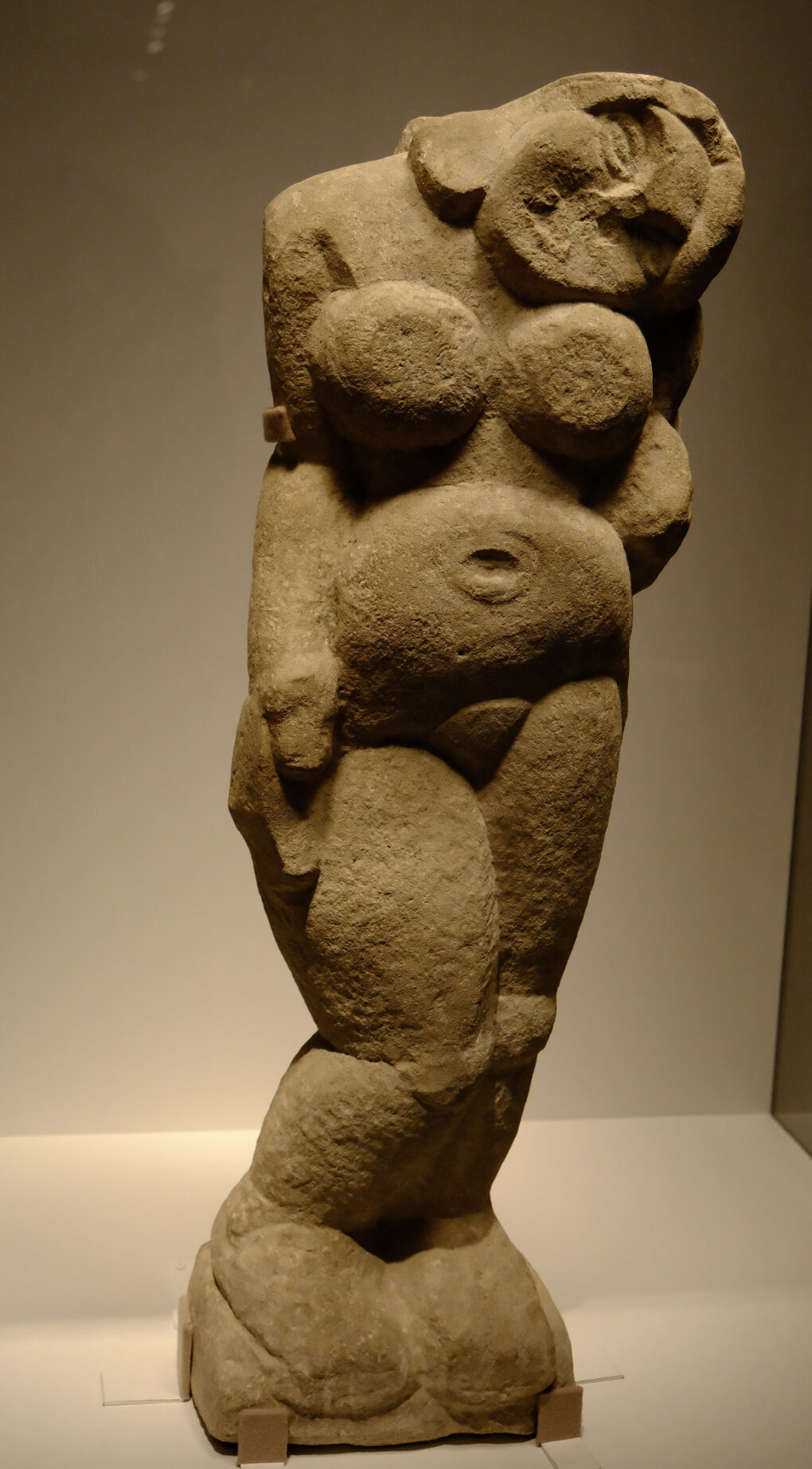 キュビスム展　アンドレ・ドラン　立てる裸婦　1907年　ポンピドゥーセンター