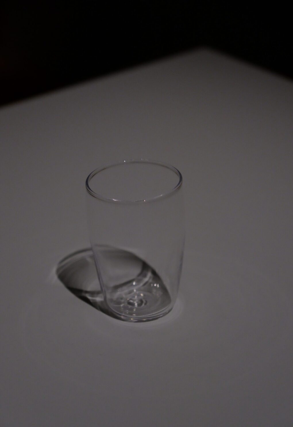 山野アンダーソン陽子　　Drinking Glass for Anna Bjerger　 2020  吹きガラス　東京オペラシティアートギャラリー